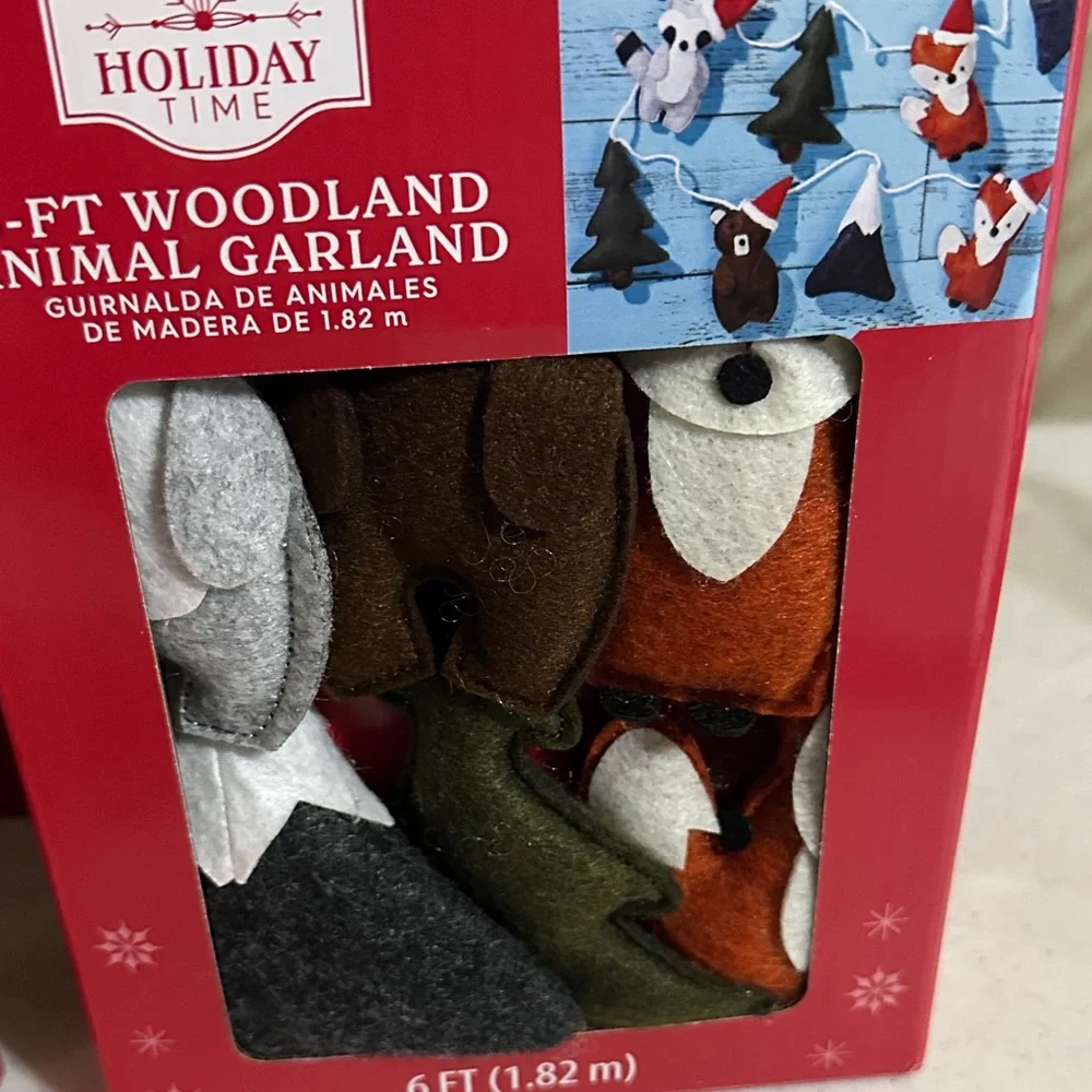 Holiday Time Festive Animal Garland with Green and Brown Set of 4 NIB